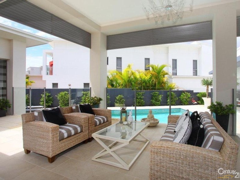 5004 Riverwood Grove, Benowa QLD 4217