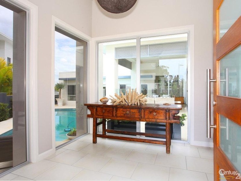 5004 Riverwood Grove, Benowa QLD 4217