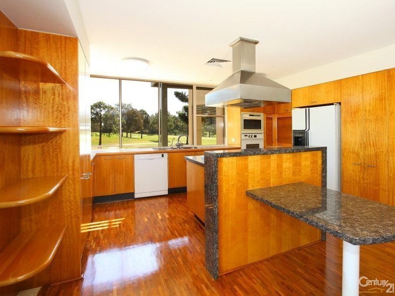 2112 South Shields, Benowa QLD 4217
