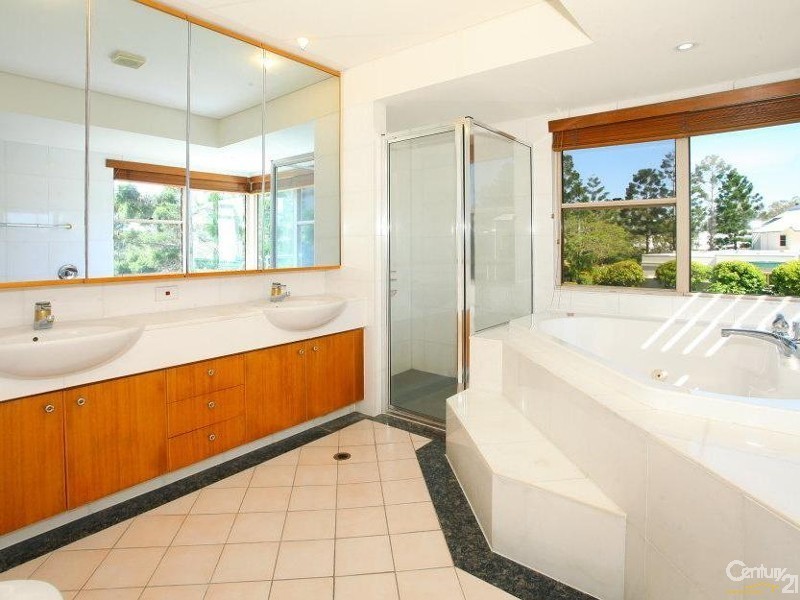 2112 South Shields, Benowa QLD 4217