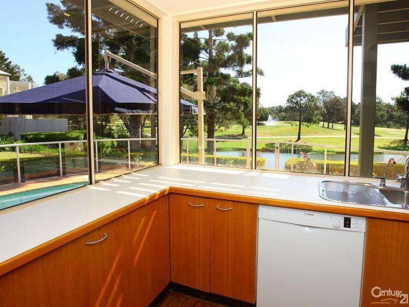 2112 South Shields, Benowa QLD 4217