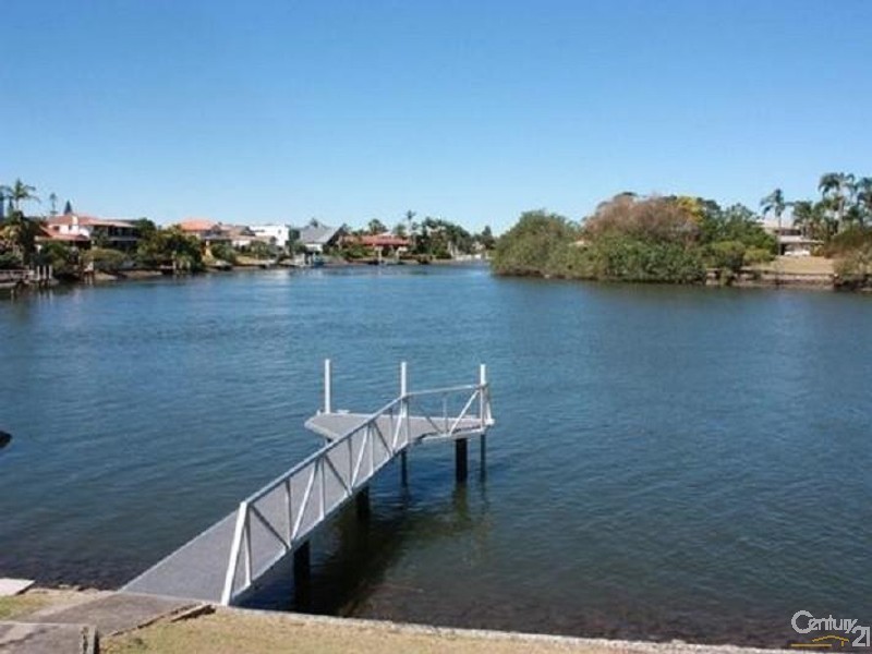 114 EDINBURGH ROAD, Benowa QLD 4217