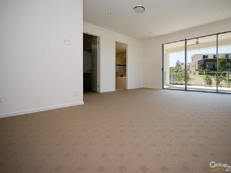 5021A RIVERWOOD GROVE, Benowa QLD 4217