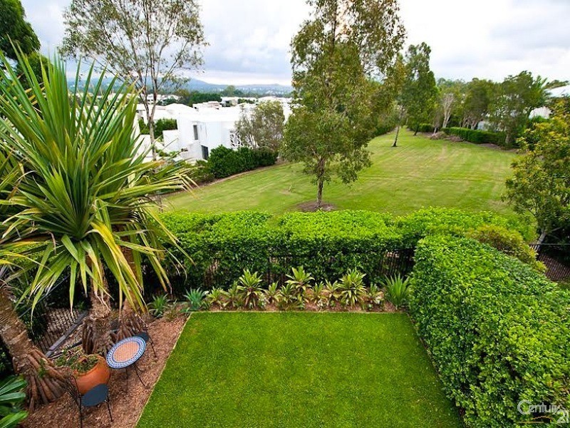 1/7005 Vista Drive, Benowa QLD 4217