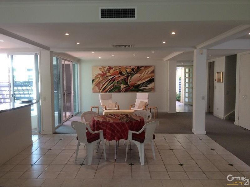 3110 Bell Park, Benowa QLD 4217