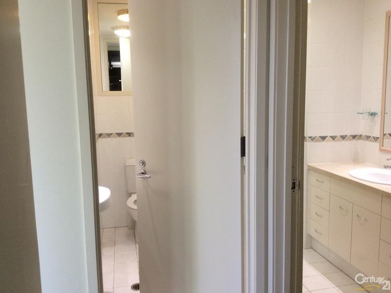 3110 Bell Park, Benowa QLD 4217