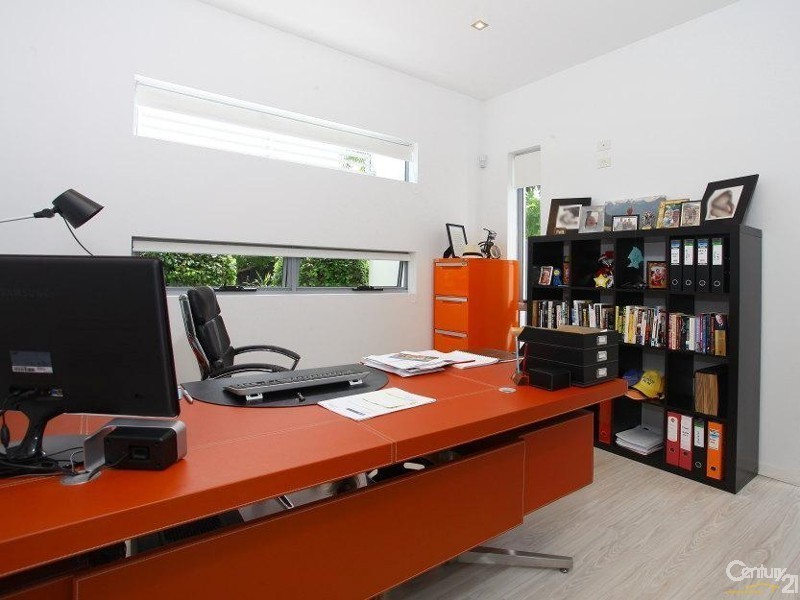 3004 The Boulevarde, Benowa QLD 4217