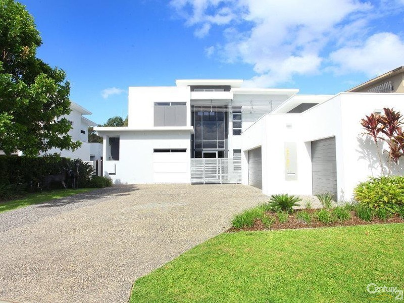 3005 The Boulevarde, Benowa QLD 4217