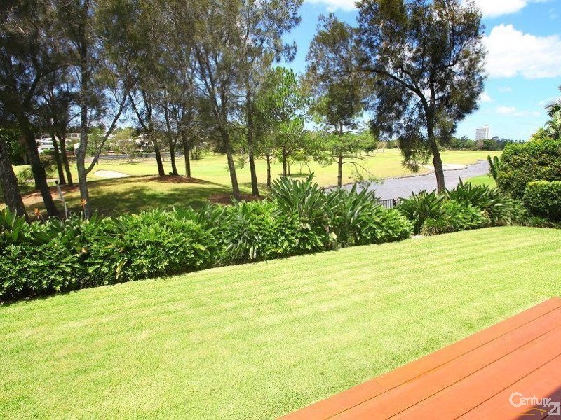 3005 The Boulevarde, Benowa QLD 4217