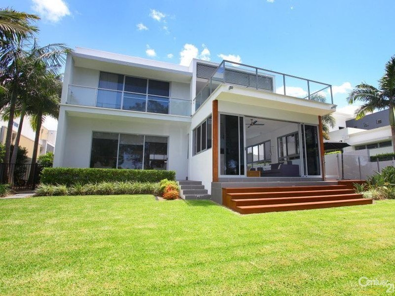 3005 The Boulevarde, Benowa QLD 4217