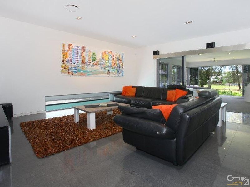 3005 The Boulevarde, Benowa QLD 4217
