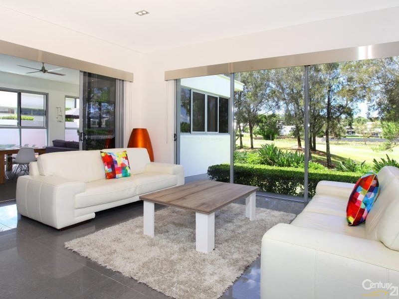 3005 The Boulevarde, Benowa QLD 4217