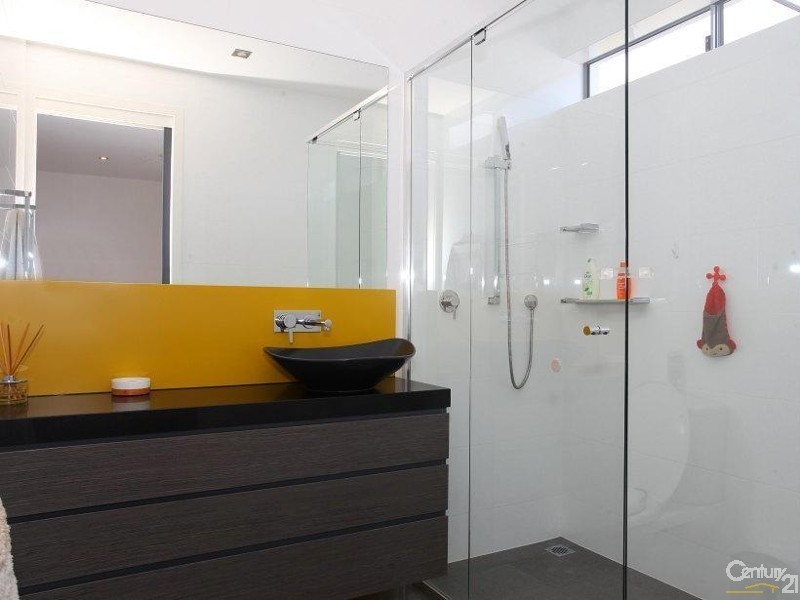 3005 The Boulevarde, Benowa QLD 4217