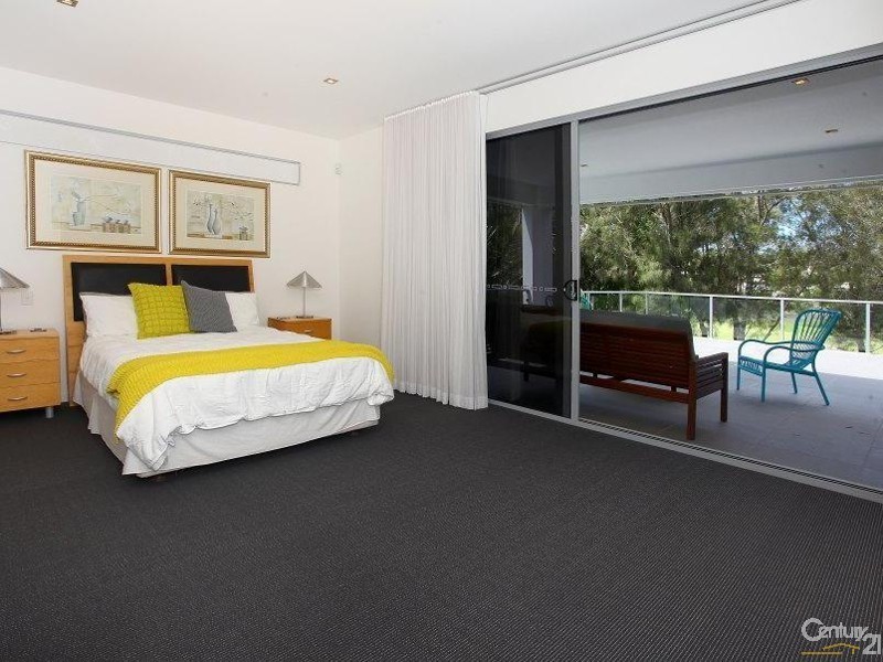 3005 The Boulevarde, Benowa QLD 4217