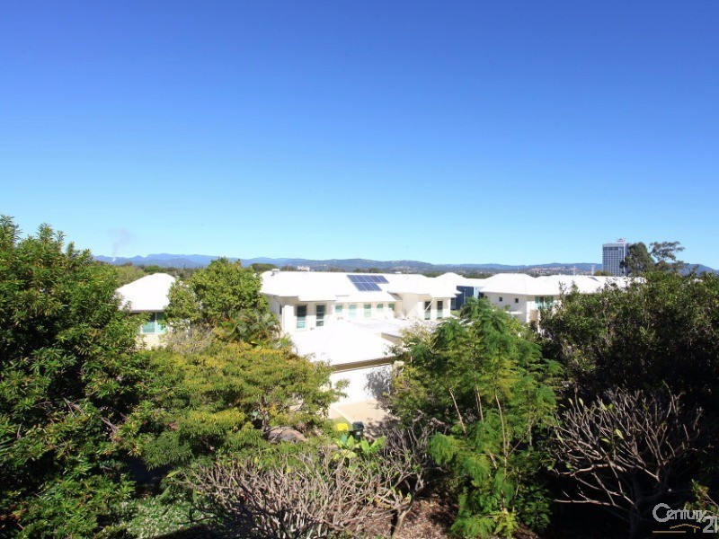 6121 Badon Village, Benowa QLD 4217