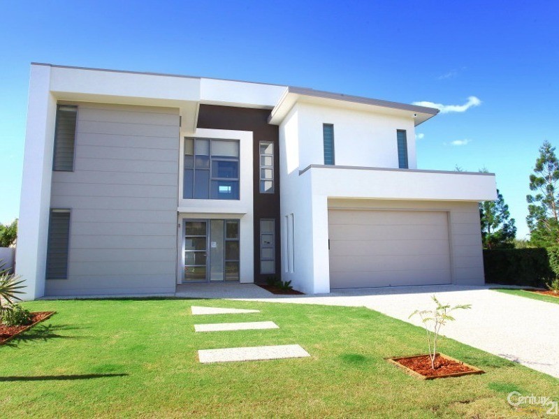 9007 The Boulevarde, Benowa QLD 4217