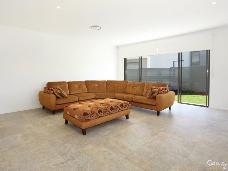 9007 The Boulevarde, Benowa QLD 4217