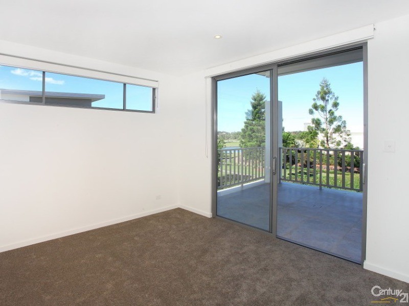 9007 The Boulevarde, Benowa QLD 4217