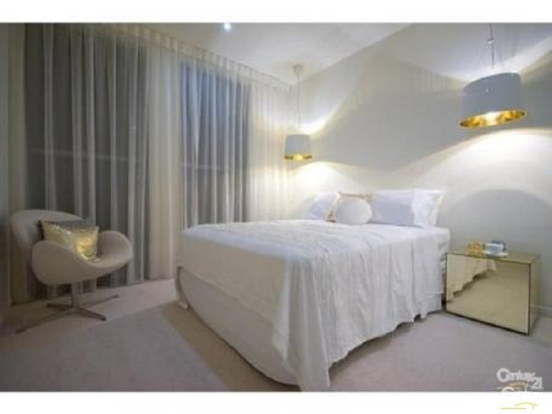 10011 THE BOULEVARDE LANE, Benowa QLD 4217