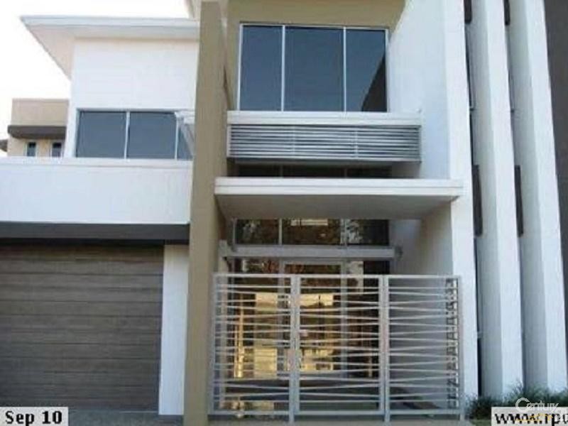 1026 LAKEVIEW TERRACE, Benowa QLD 4217