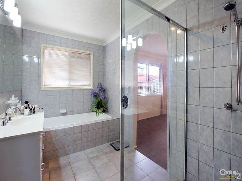 68 KALLAROO CRESCENT, Ashmore QLD 4214