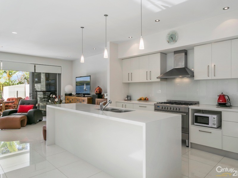 5023A Riverwood Grove, Benowa QLD 4217