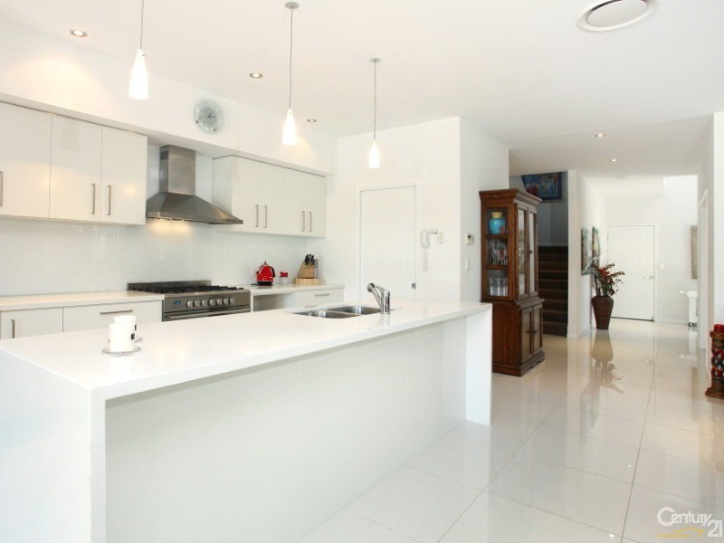 5023A Riverwood Grove, Benowa QLD 4217