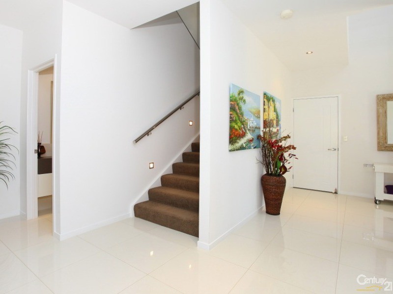 5023A Riverwood Grove, Benowa QLD 4217