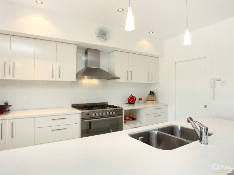 5023A Riverwood Grove, Benowa QLD 4217