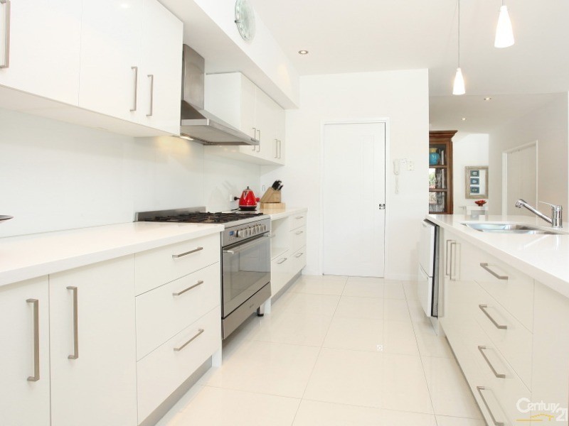 5023A Riverwood Grove, Benowa QLD 4217