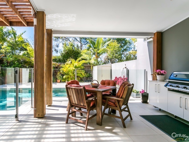 5023A Riverwood Grove, Benowa QLD 4217