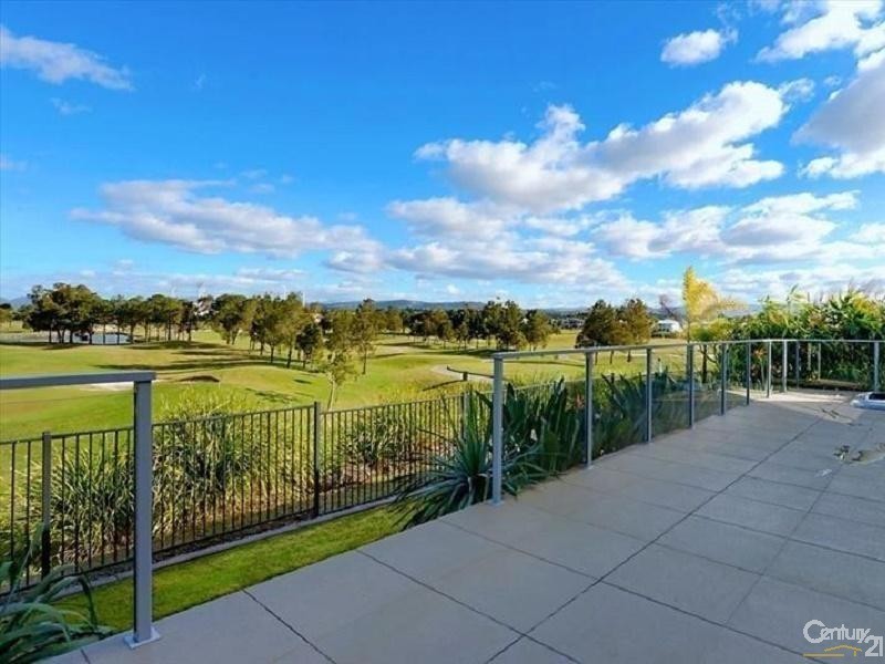 2004 THE BOULEVARDE, Benowa QLD 4217