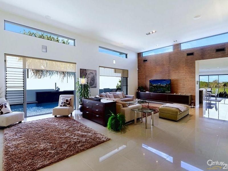 2004 THE BOULEVARDE, Benowa QLD 4217