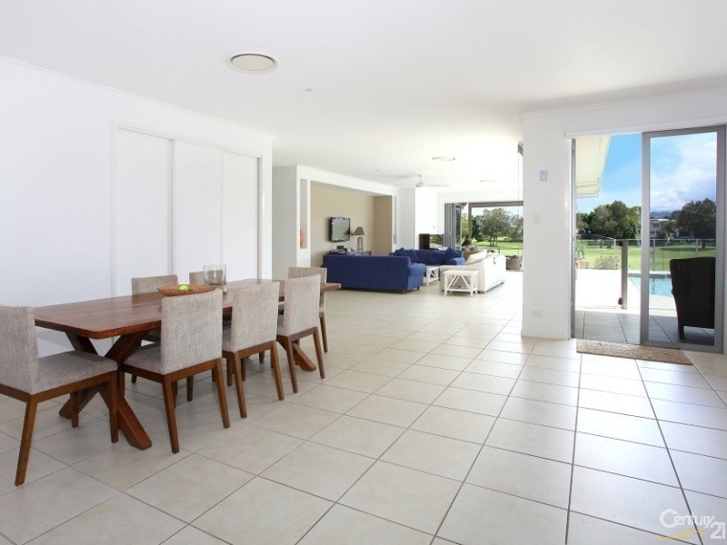 2013 The Boulevarde, Benowa QLD 4217