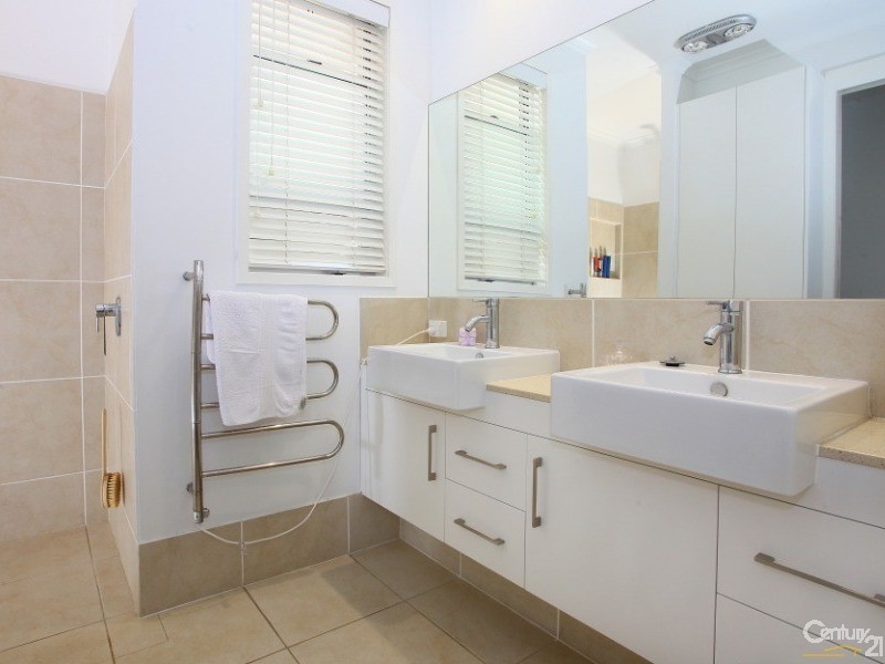 2013 The Boulevarde, Benowa QLD 4217