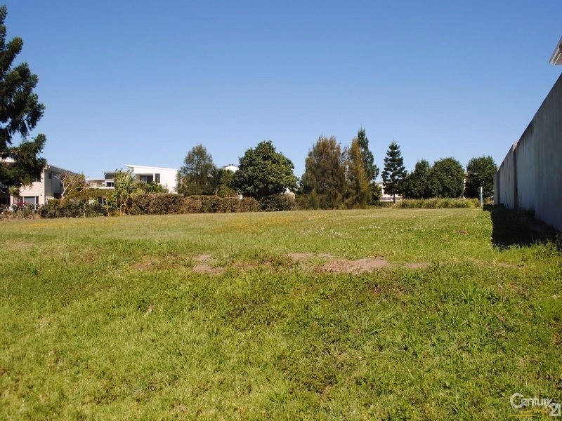 3016 Northview Parade, Benowa QLD 4217