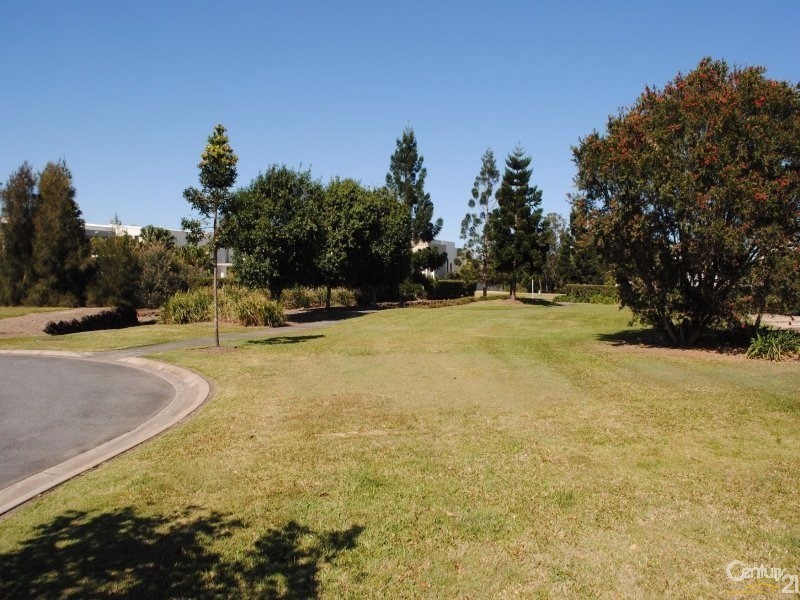 3016 Northview Parade, Benowa QLD 4217