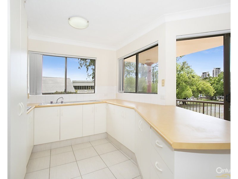 30 COUGAL STREET, Southport QLD 4215