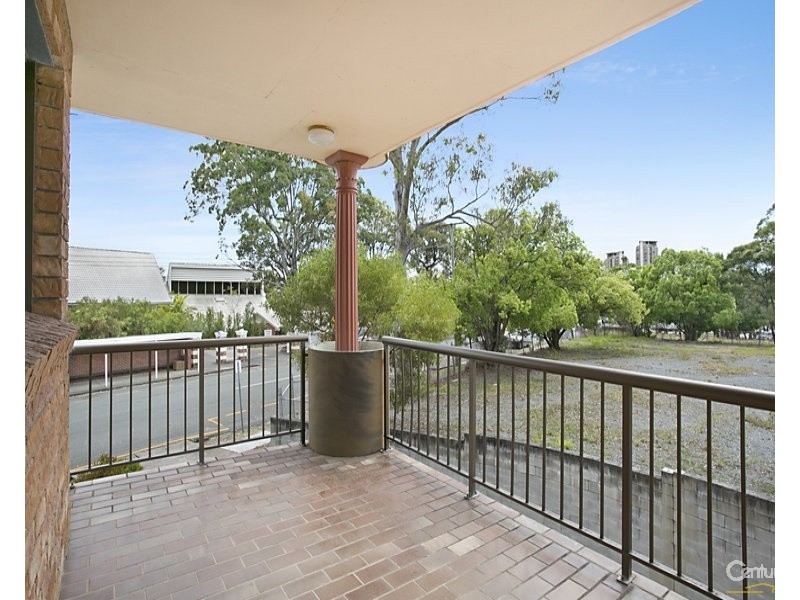 30 COUGAL STREET, Southport QLD 4215