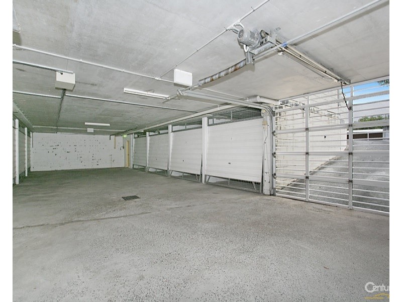 30 COUGAL STREET, Southport QLD 4215