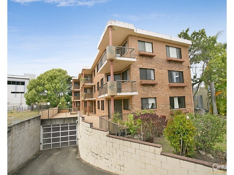 30 COUGAL STREET, Southport QLD 4215