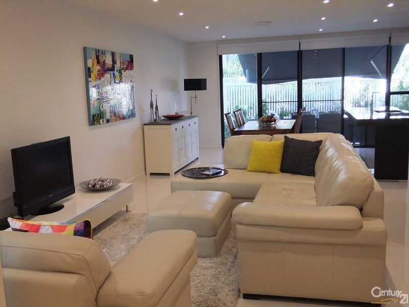 30 THEATRE DRIVE, Benowa QLD 4217