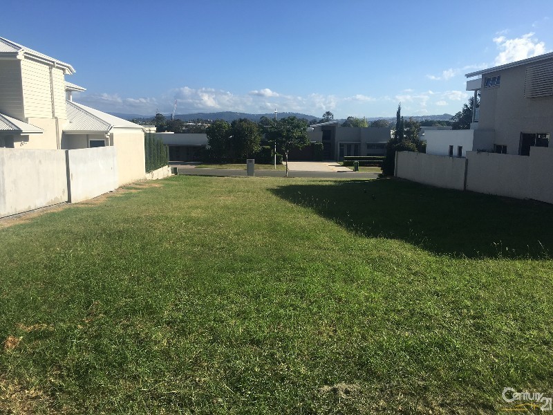 6002 The Boulevarde, Benowa QLD 4217