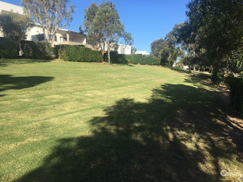 6002 The Boulevarde, Benowa QLD 4217