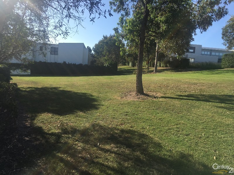 6002 The Boulevarde, Benowa QLD 4217