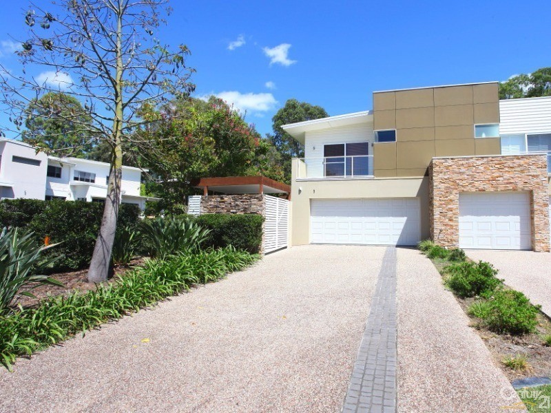 5018A Riverwood Grove, Benowa QLD 4217