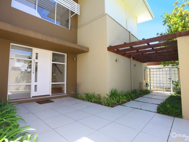 5018A Riverwood Grove, Benowa QLD 4217