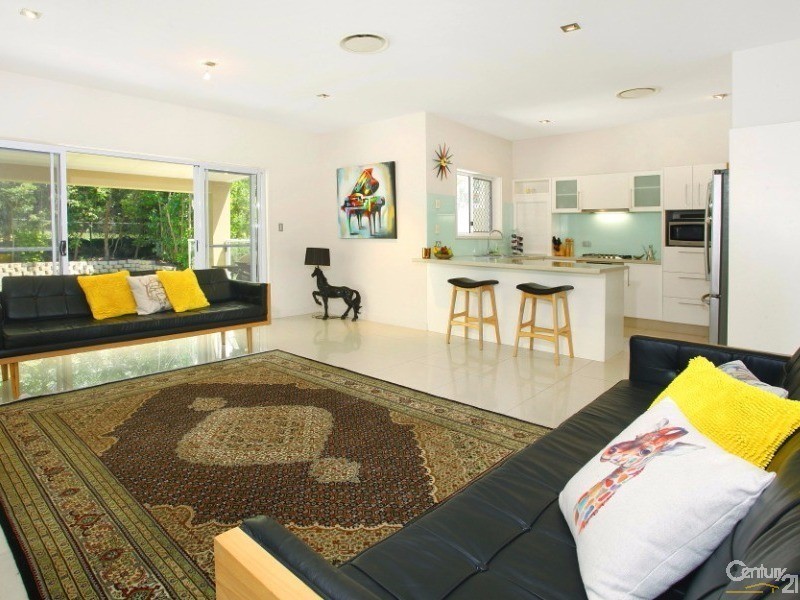 5018A Riverwood Grove, Benowa QLD 4217