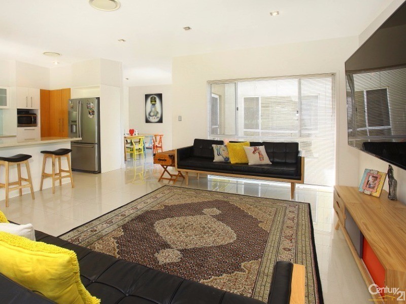 5018A Riverwood Grove, Benowa QLD 4217