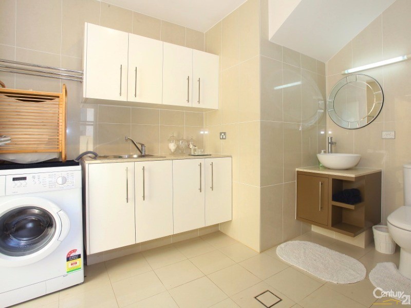 5018A Riverwood Grove, Benowa QLD 4217
